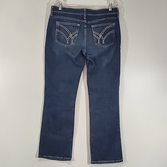 Wrangler women's jeans straight leg mid-rise Size: 9/10/32 Blue - Picture 2 of 9